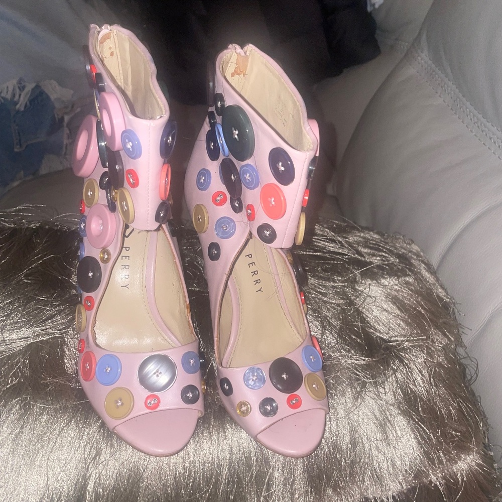Button boots